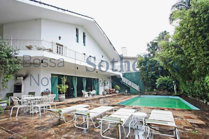 Foto do imóvel - Casa para alugar com 4 quartos, 6 banheiros, 6 vagas na garagem e condomínio com piscina em