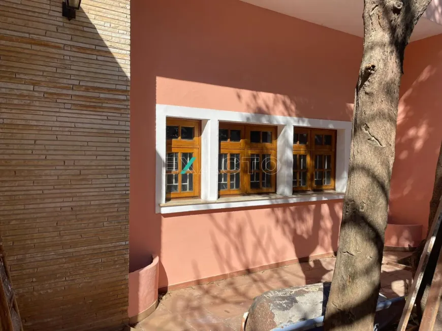Foto do imóvel - Casa para alugar com 3 quartos, 1 suíte, 215 m², 5 banheiros e 4 vagas na garagem em