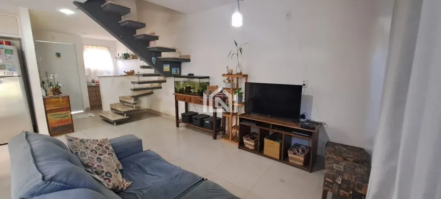 Foto do imóvel - Casa de condomínio à venda com 3 quartos, 1 suíte, 89 m², 2 banheiros e 2 vagas na garagem em