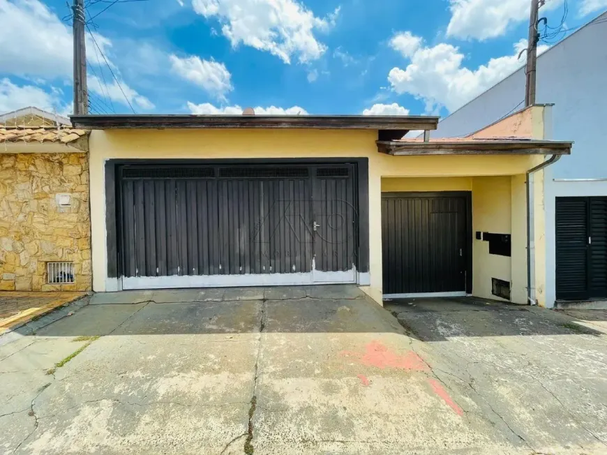 Foto do imóvel - Casa à venda com 3 quartos, 1 suíte, 289 m², 4 banheiros e 5 vagas na garagem em