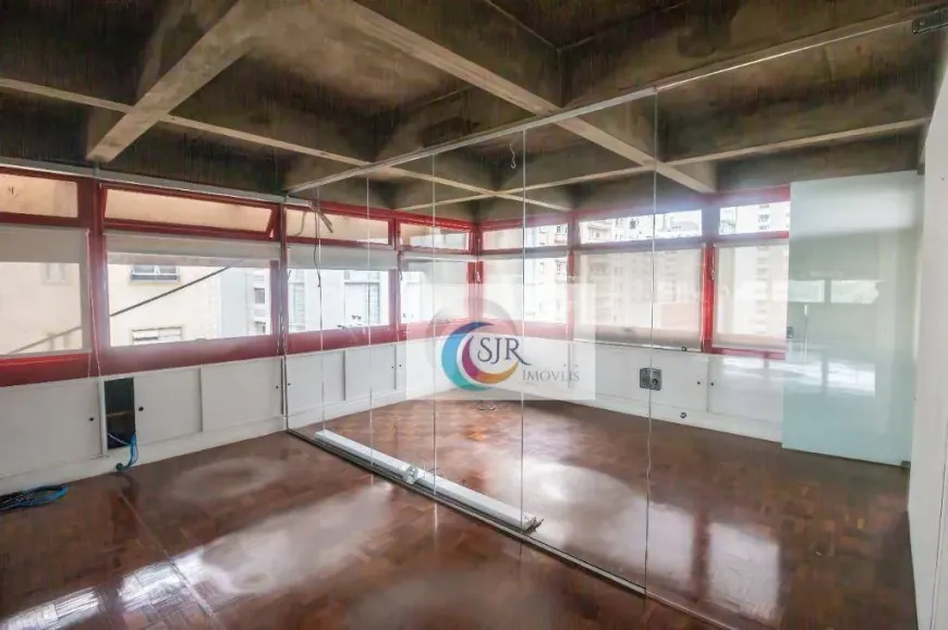 Foto do imóvel - Sala/Conjunto/Escritório para alugar com 230 m², 2 banheiros, 1 vaga na garagem, ar-condicionad.