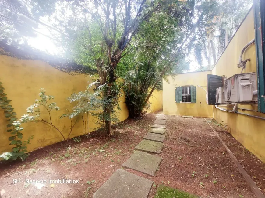 Foto do imóvel - Casa à venda com 3 quartos, 4 banheiros, 3 vagas na garagem e condomínio com jardim em