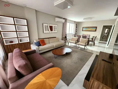 Apartamento com 3 Quartos para alugar, 140m² no Centro, Florianópolis