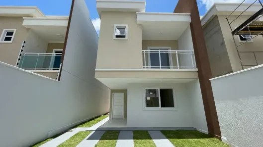 Sobrado com 4 Quartos à venda, 155m² no Centro, Eusébio