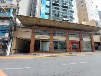 Conjunto Comercial / Sala à venda, 30m² no Centro, Florianópolis