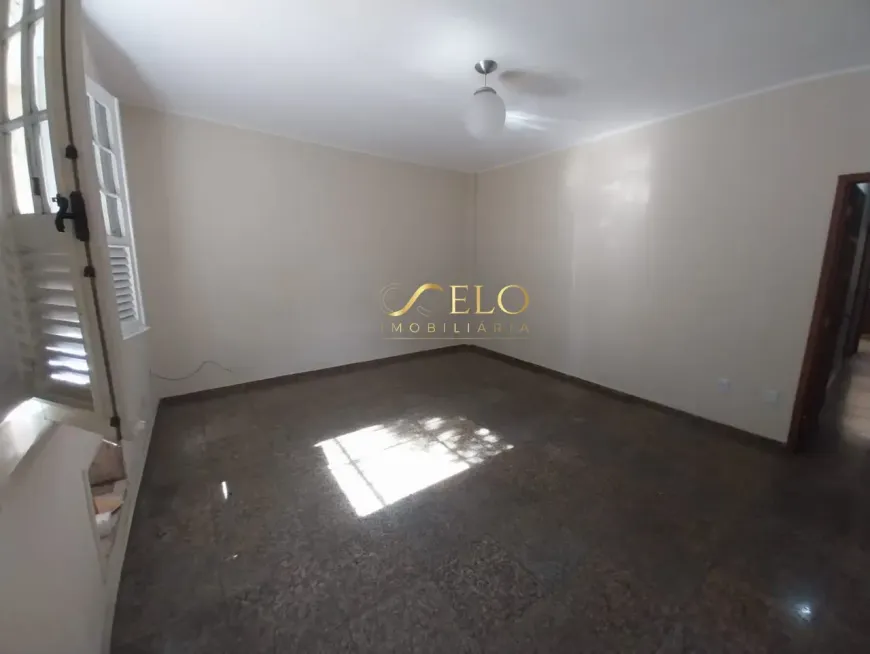 Foto do imóvel - Casa para alugar com 4 quartos, sendo 1 suíte, 128 m², 2 banheiros, 2 vagas e aceita animais em