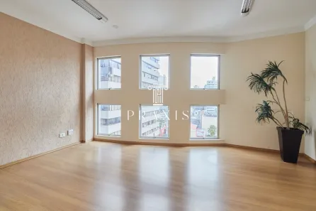 Conjunto Comercial / Sala à venda, 55m² no Centro, Curitiba