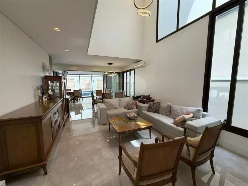Foto do imóvel - Casa de condomínio à venda com 3 quartos, 3 suítes, de 234 a 253 m², 2 a 4 vagas e piscina no.