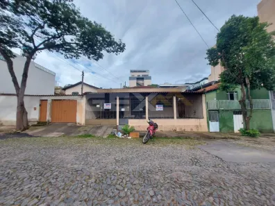 Casa com 3 Quartos à venda, 103m² no Catalão, Divinópolis