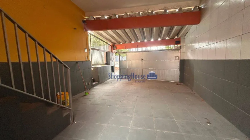Foto do imóvel - Imóvel comercial à venda com 4 quartos, 2 banheiros, 2 vagas na garagem e aceita animais em