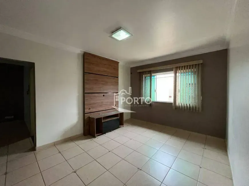 Foto do imóvel - Casa à venda com 3 quartos, 1 suíte, 155 m², 2 banheiros e 5 vagas na garagem em