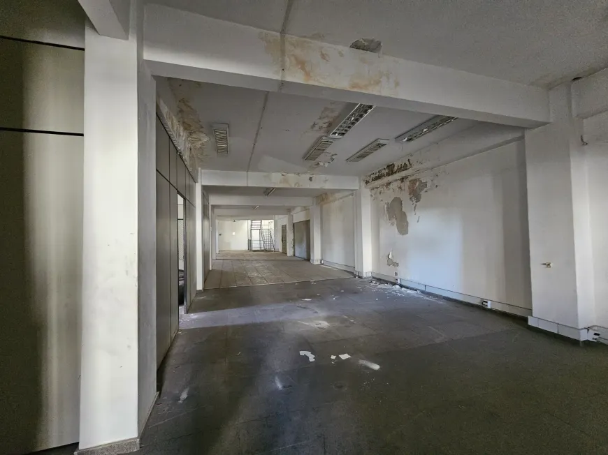 Foto do imóvel - Ponto comercial/Loja/Box à venda com 5 quartos, 4 banheiros, 5 vagas e 779 m² próximo à Estação.