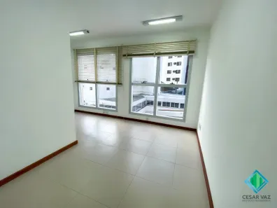 Conjunto Comercial / Sala à venda, 32m² no Centro, Florianópolis