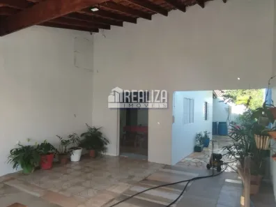 Casa com 2 Quartos à venda, 200m² no Cidade Ozanan, Uberaba