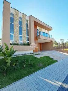 Casa de Condomínio com 3 Quartos à venda, 266m² no Camobi, Santa Maria