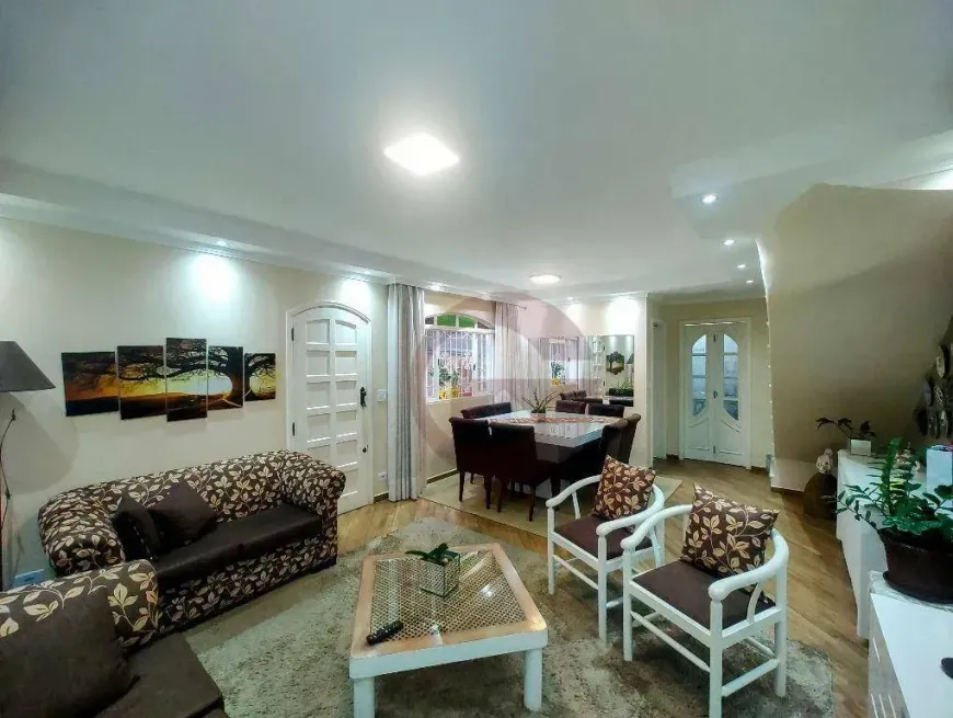 Foto do imóvel - Sobrado à venda com 3 quartos, 1 suíte, 148 m², 4 banheiros e 2 vagas na garagem em