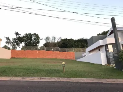 Terreno / Lote / Condomínio à venda, 330m² no Jardim Estoril, Marília