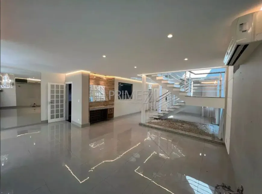 Foto do imóvel - Casa de condomínio para alugar com 297 m², 3 quartos, 5 banheiros, 4 vagas