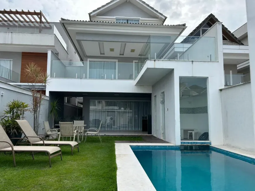 Foto do imóvel - Casa em condomínio para alugar com 3 quartos, sendo 3 suítes, 6 banheiros, 380 m², aceita.