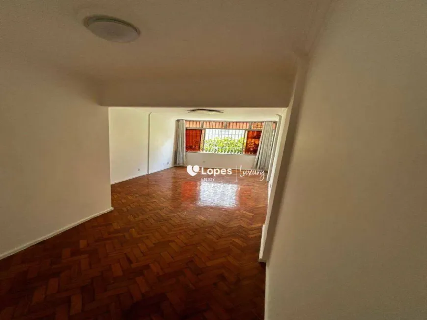 Foto do imóvel - Apartamento com elevador à venda, 3 quartos (1 suíte), 2 banheiros, aceita animais e 1 vaga.