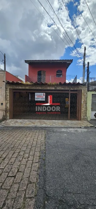 Foto do imóvel - Sobrado à venda com 3 quartos, 3 suítes, 210 m², 6 banheiros e 2 vagas na garagem em