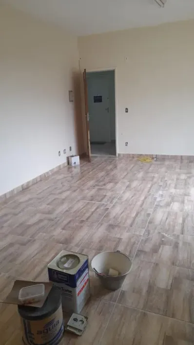 Foto do imóvel - Sala/Conjunto/Escritório para alugar com 28 m², 1 banheiro e próximo à Estação Rocha Miranda em