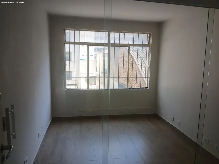 Foto do imóvel - Sala/Conjunto/Escritório à venda com 40 m², 1 banheiro e condomínio com elevador próximo ao.