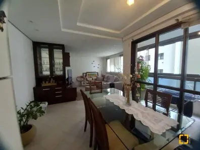 Apartamento com 2 Quartos à venda, 111m² no Centro, Florianópolis