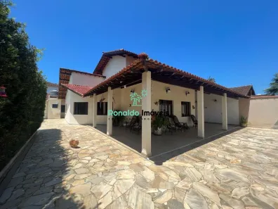 Sobrado com 4 Quartos à venda, 260m² no Centro, Bertioga