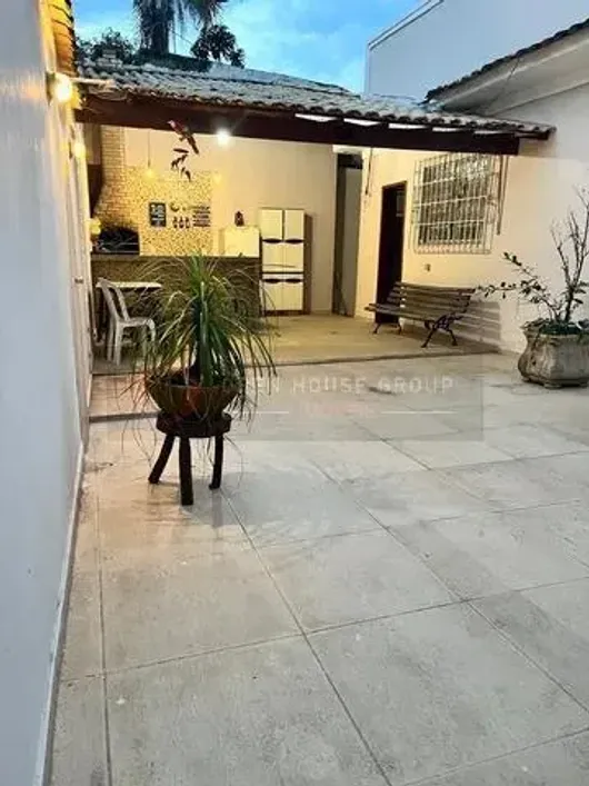 Foto do imóvel - Casa para comprar com 300 m², 3 quartos, 1 banheiro, 1 vaga