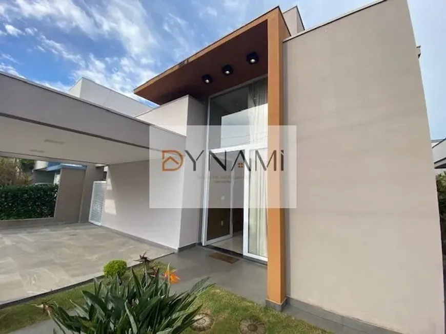 Foto do imóvel - Casa de condomínio à venda com 3 quartos, 3 suítes, 160 m², 3 banheiros e 4 vagas na garagem em