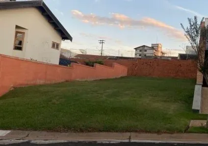 Terreno / Lote / Condomínio à venda, 345m² no Jardim Alvorada, Marília