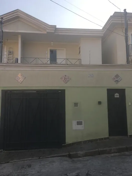 Foto do imóvel - Casa à venda com 3 quartos, 1 suíte, 180 m², 3 banheiros e 5 vagas na garagem em