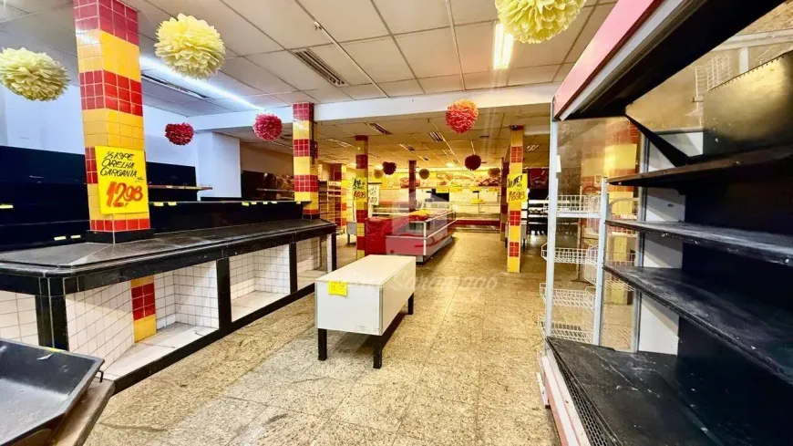 Foto do imóvel - Ponto comercial/Loja/Box à venda com 496 m², 3 banheiros e cozinha equipada em
