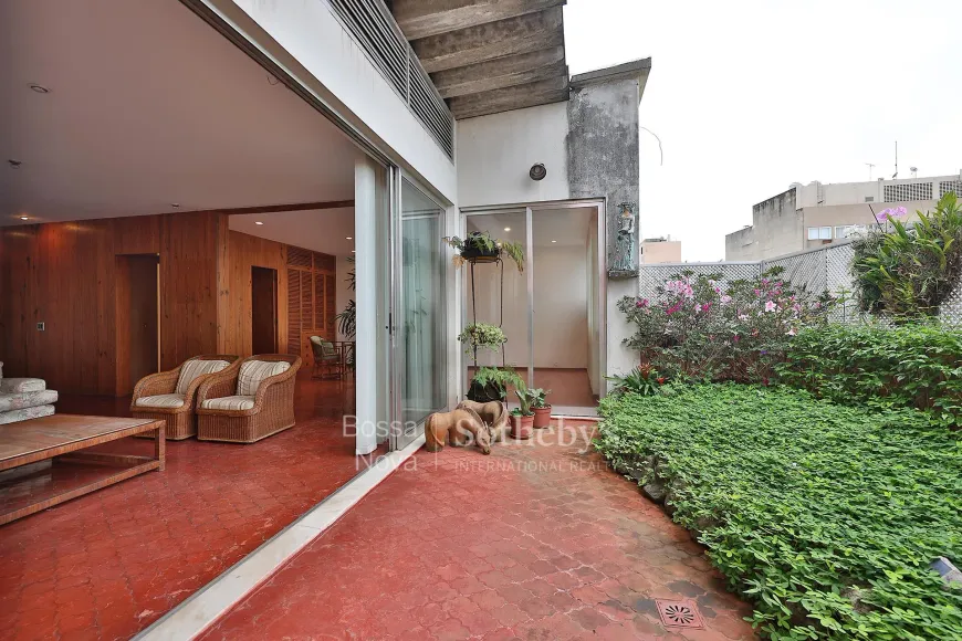 Foto do imóvel - Cobertura para alugar com 5 quartos, 3 banheiros, 2 vagas na garagem e elevador no condomínio.