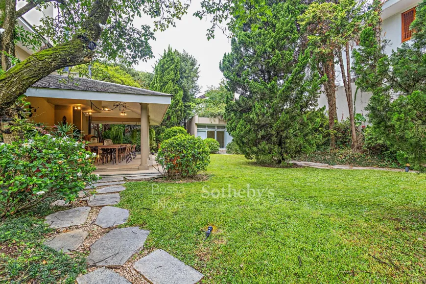 Foto do imóvel - Casa para alugar com 4 quartos, 7 banheiros, 8 vagas na garagem, varanda e ar-condicionado em