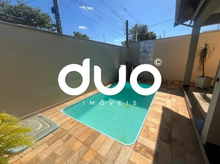 Foto do imóvel - Casa para comprar com 212 m², 3 quartos, 3 banheiros, 4 vagas