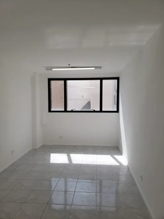 Foto do imóvel - Sala/Conjunto para alugar com 29 m², 1 quarto, 1 banheiro, 1 vaga
