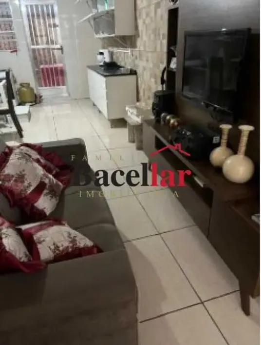 Foto do imóvel - Casa de vila à venda com 3 quartos, 1 suíte, 2 banheiros e 1 vaga na garagem em