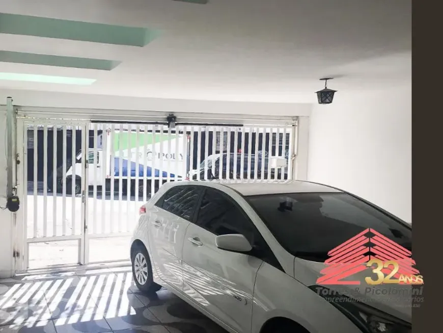 Foto do imóvel - Sobrado à venda com 3 quartos, 1 suíte, 3 banheiros e 2 vagas na garagem em