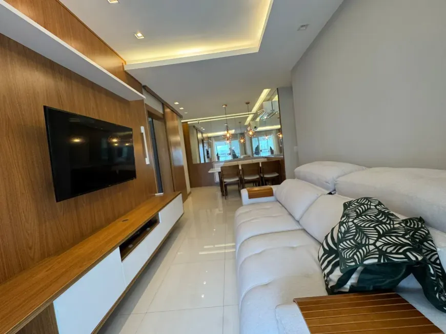 Foto do imóvel - Apartamento mobiliado para aluguel com 2 quartos, sendo 2 suítes, 3 banheiros, 82 m² e 1 vaga.