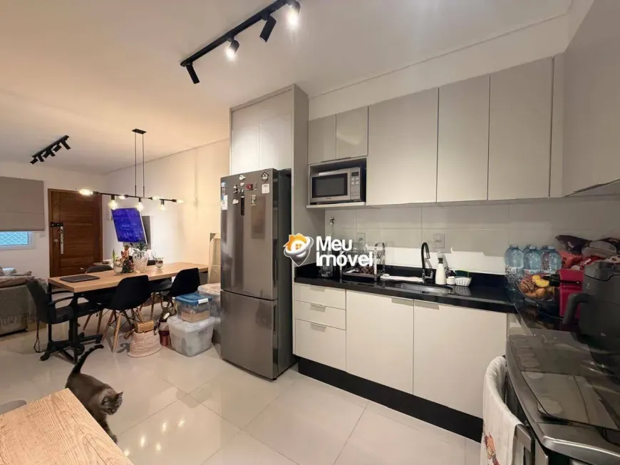 Foto do imóvel - Apartamento à venda com 2 quartos, 1 vaga na garagem, condomínio com piscina e aceita animais.