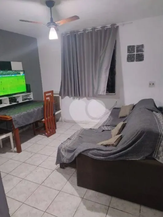 Foto do imóvel - Apartamento à venda com 2 quartos, 1 banheiro, aceita animais e próximo à Estação Olaria em