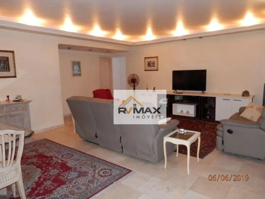 Foto do imóvel - Apartamento à venda com 4 quartos, 1 suíte, 2 banheiros e 2 vagas na garagem próximo ao Metrô.