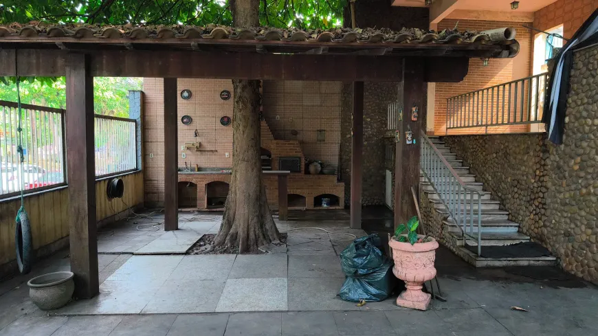 Foto do imóvel - Casa para alugar com 200 m², 5 quartos, 4 banheiros, 3 vagas