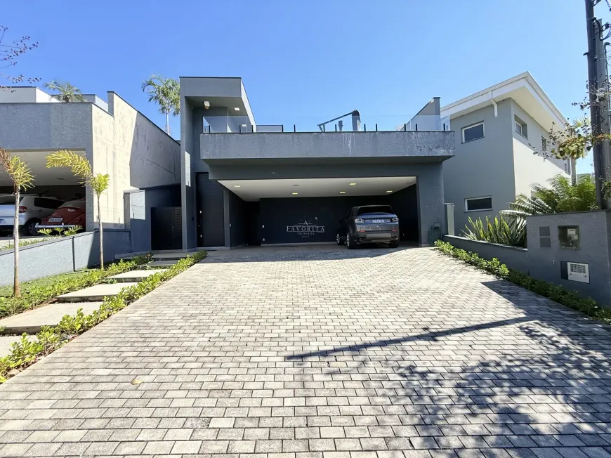 Foto do imóvel - Casa para alugar com 260 m², 3 quartos, 5 banheiros, 4 vagas