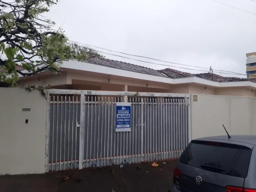 Foto do imóvel - Casa para alugar com 4 quartos, 1 suíte, 3 banheiros, 2 vagas na garagem e 204 m² em