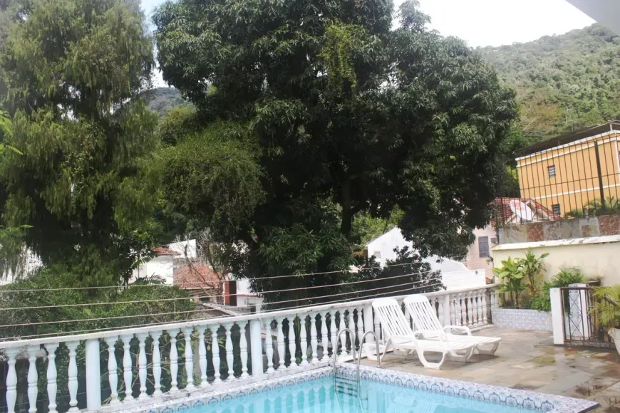 Foto do imóvel - Casa à venda com 4 quartos, 1 suíte, 3 banheiros, 2 vagas na garagem e aceita animais em