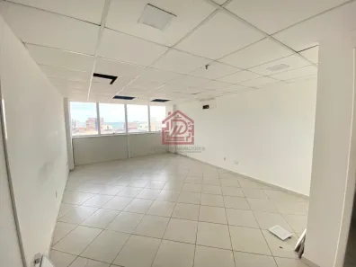 Conjunto Comercial / Sala à venda, 29m² no Imbetiba, Macaé
