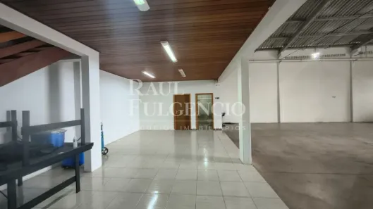 Galpão / Depósito / Armazém para alugar, 420m² no Antares, Londrina